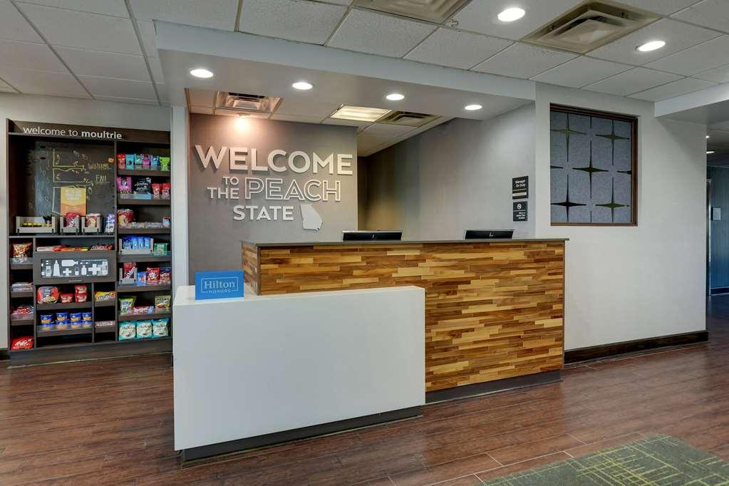 Hampton Inn Moultrie Beltér fotó
