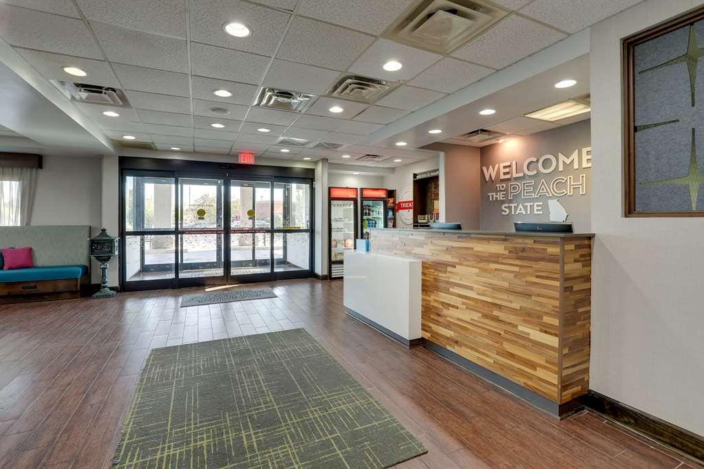 Hampton Inn Moultrie Beltér fotó
